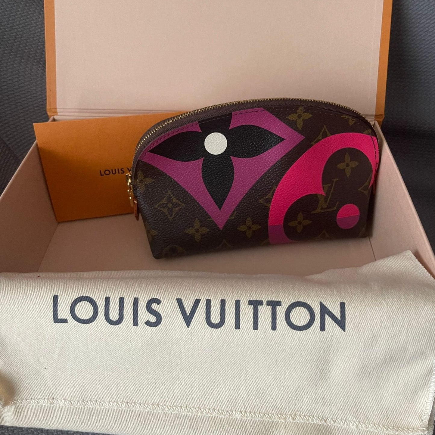 Pochette cosmetique Louis Vuitton