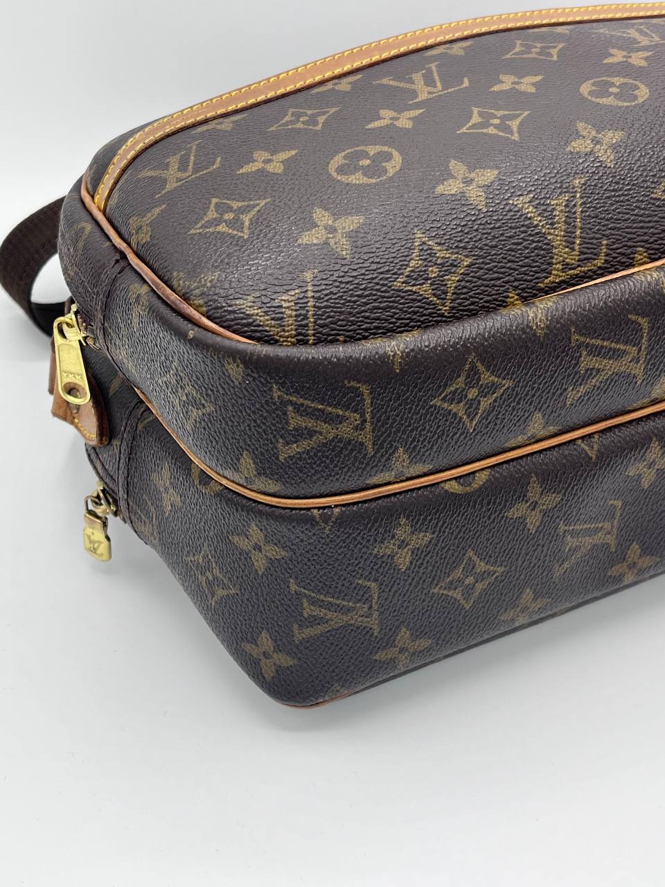 Reporter Louis Vuitton