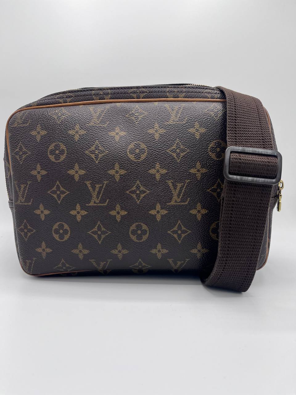 Reporter Louis Vuitton